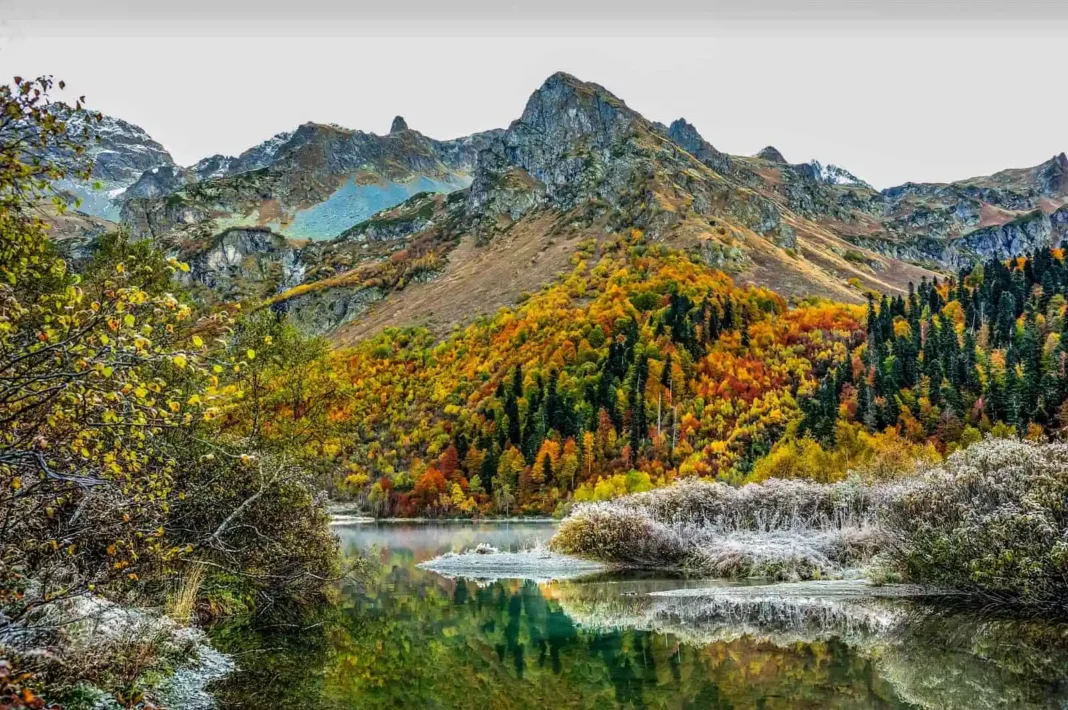 russian_wildlands_mountain_lake